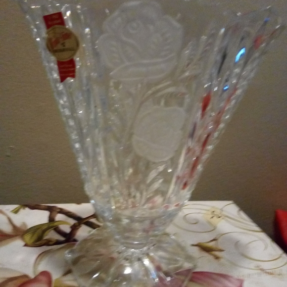 12) Anna Hutte Bleikristall clear and frost lead crystal fan vase. - Picture 1 of 8